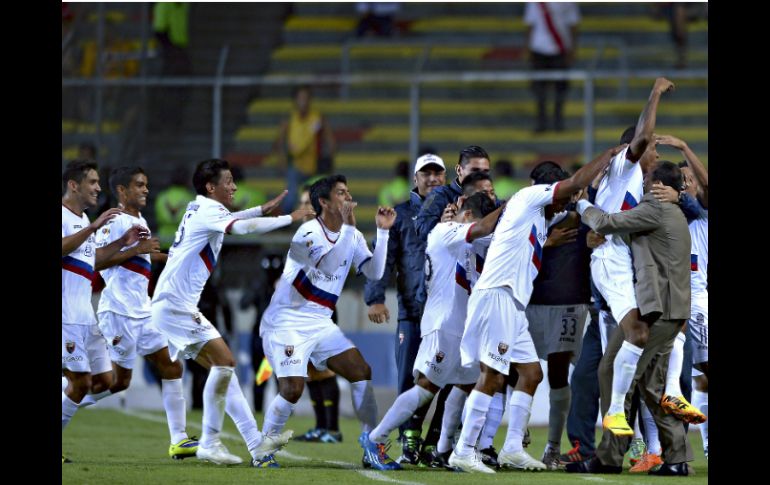 El encuentro entre Potros y Gallos será dirigido por el central Fernando Guerrero. MEXSPORT /