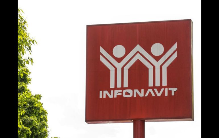 Los trabajadores que obtuvieron créditos del Infonavit tienen a salvo sus derechos, asegura el instituto. ARCHIVO /