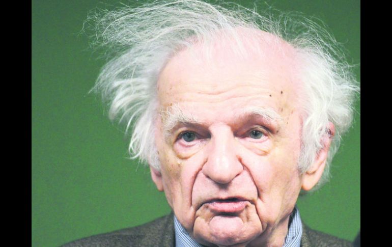 Yves Bonnefoy. Fue condecorado con el premio en el 2013. ARCHIVO /