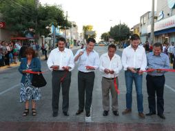 Autoridades cortaron el listón para la inauguración de las calles  Mota Padilla-Basilio Vadillo.  /