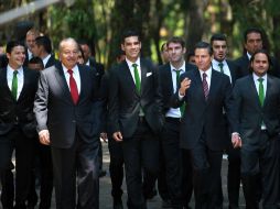 Acompañando a Enrique Peña Nieto estuvieron Jesús Martínez, presidente del Club León, y Carlos Slim, co-propietario del equipo. SUN /