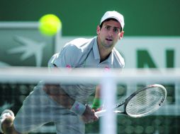 El serbio Novak Djokovic derrotó fácilmente al francés Julien Benneteau en sets corridos. AP /