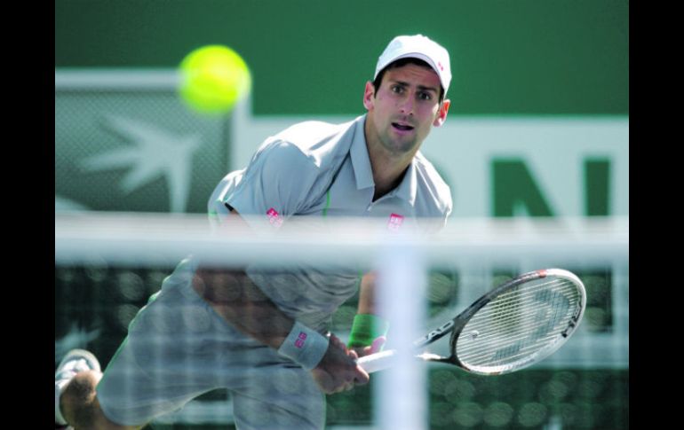 El serbio Novak Djokovic derrotó fácilmente al francés Julien Benneteau en sets corridos. AP /