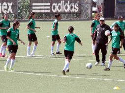 El equipo trabajó este lunes para afinar los detalles para ese compromiso de la segunda fecha de la fase de grupos. ARCHIVO /