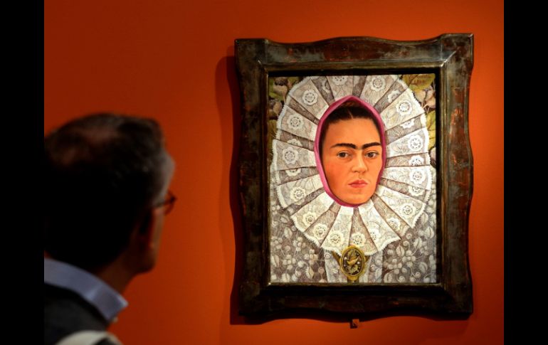 'Frida Kahlo' reúne un total de 160 obras originarias de colecciones de México, Europa y Estados Unidos. AFP /