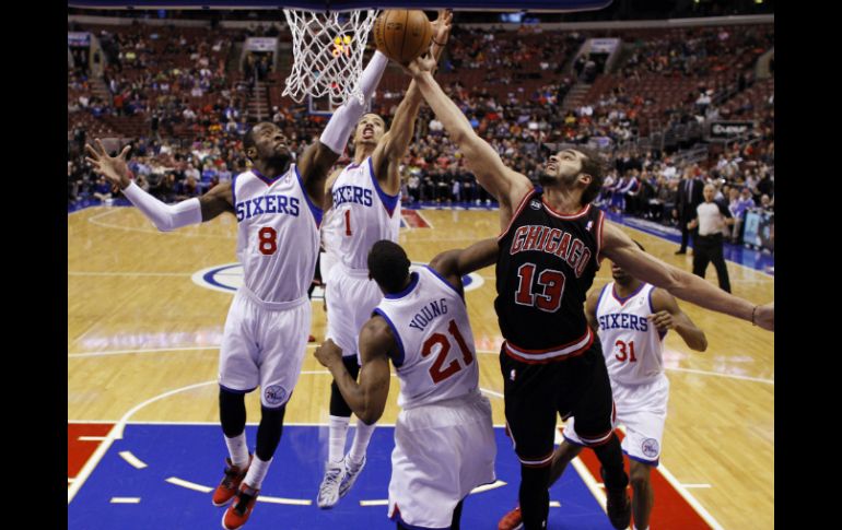 El reserva D.J. Augustin consiguió 20 puntos y lideró el triunfo de los Bulls de Chicago contra los Sixers de Filadelfia. AP /