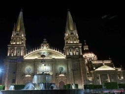 El encendido de la Catedral forma parte de la política Luz y Vida del Centro. ARCHIVO /