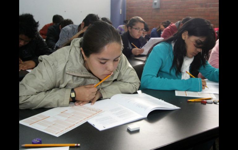 La aplicación de un examen único garantizaría tener una mayor cobertura. ARCHIVO /