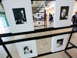 El viaje por los pasillos de Expo Guadalajara inicia con una serie de fotografías en la entrada de las instalaciones de FICG29. ESPECIAL /