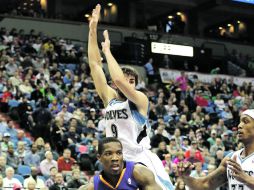 Decisivo. Eric Bledsoe anotó la canasta con la que Phoenix tomara la ventaja final. AP /