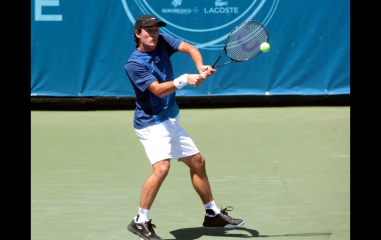 Esta tarde, se llevan a cabo las preliminares de tenis para el torneo Jalisco Open. En la foto, Agustín Velotti.  /