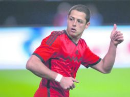 El ''Chicharito'' sería relegado a la banca, debido a la poca participación que ha tenido con el Manchester United. ARCHIVO /