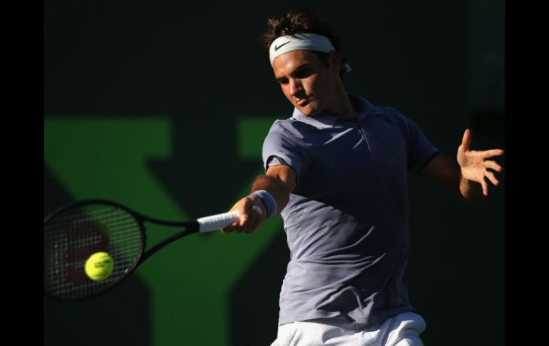 Federer sacó provecho de su servicio y dejó la pizarra a su favor por 6-1 y 6-2 en 49 minutos. AFP /