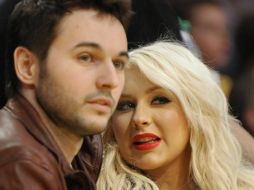 La cantante Christina Aguilera y su prometido Matt Rutler se convertirán en padres de una niña. ARCHIVO /