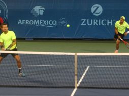 Los mexicanos César Ramírez y Miguel Ángel Reyes se enfrentarán contra la dupla alemana para poder llegar a la final.  /