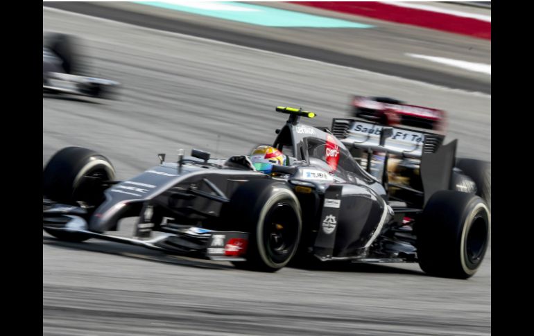 Esteban ha mostrado desde pretemporada problemas de velocidad con respecto a los demás coches. EFE /