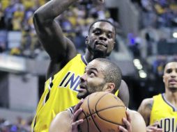 Imparables. Tony Parker colaboró con 22 puntos en el triunfo de San Antonio. AP /