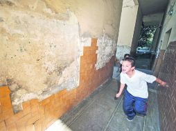 Escuela Basilio Vadillo.Ubicada en las inmediaciones del Parque Morelos; muestra en cada uno de sus rincones la falta de mantenimiento.  /