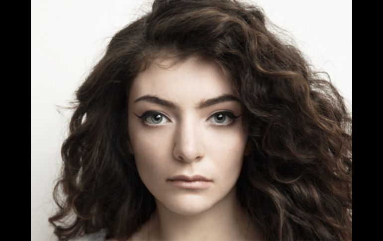 Con sólo 17 años, Lorde está causando gran furor en el mundo musical. ESPECIAL /