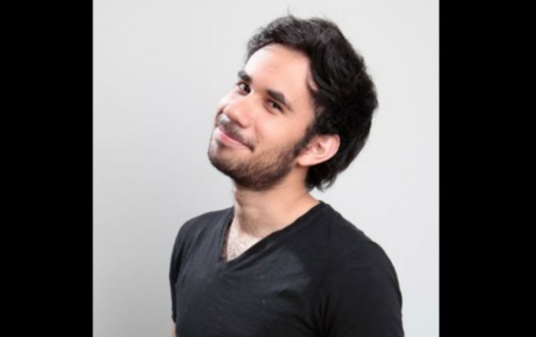 Werevertumorro de forma sarcástica afirma que es triste que la gente ponga más atención a la política que a su caso. ESPECIAL /