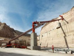 En proceso. En el municipio de Cañadas de Obregón la construcción de la Presa El Zapotillo sigue su marcha.  /