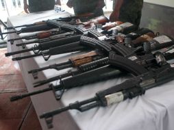 Se aseguraron 24 armas largas, dos granados tres mil 97 cartuchos, 303 kilos de mariguana, entre otros. ARCHIVO /