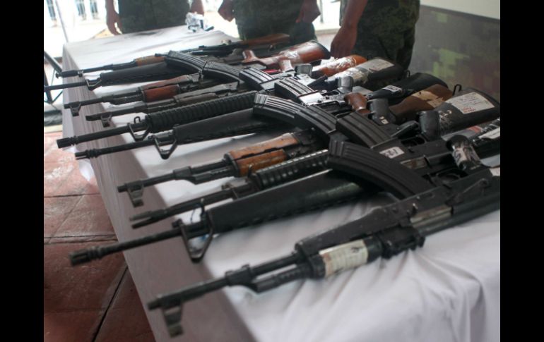 Se aseguraron 24 armas largas, dos granados tres mil 97 cartuchos, 303 kilos de mariguana, entre otros. ARCHIVO /