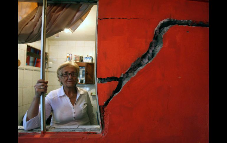 Mil 246 viviendas han sido declaradas con daños graves e irreparables, en las regiones Arica, Parinacota y Tarapacá, tras el terremoto. AFP /