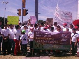 Tras hora y media de protesta los vecinos regresaron a sus casas.  /