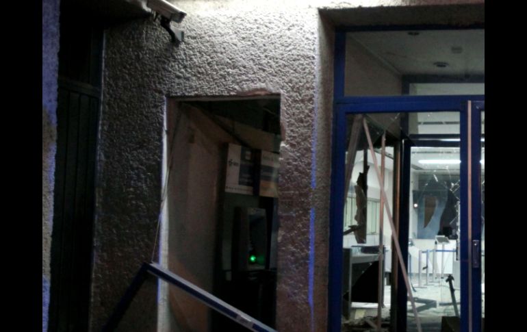 Dos hombres armados asaltaron un banco entre los límites de San Pedro Tlaquepaque y Tonalá.  /