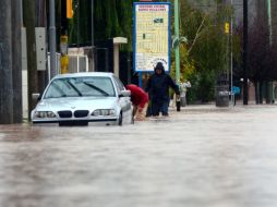 Las fuertes tormentas dejan entre mil 500 y dos mil personas evacuadas. AFP /