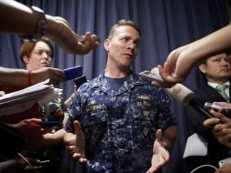 Mark Matthews, capitán de la Armada de Estados Unidos dijo que detectó dos señales prometedoras en la zona. EFE /