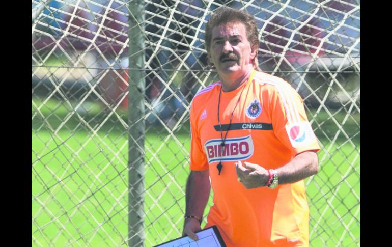 La Volpe es reconocido por sus trabajo como formador de futuras estrellas, así como consolidó a los jóvenes rojinegros en Colomos. MEXSPORT /