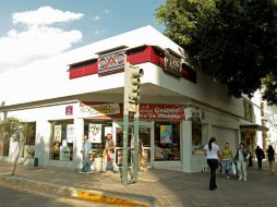 La cadena de tiendas Oxxo es la marca más valiosa en México y la segunda más importante en Latinoamérica, según estudio. ARCHIVO /