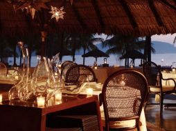 Se puede disfrutar de una cena romántica en Viceroy Zihuatanejo. ESPECIAL /