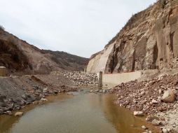 Con el aumento de la cortina de la presa El Zapotillo, buscarán disminuir la cantidad de agua extraída del Lago de Chapala.  /