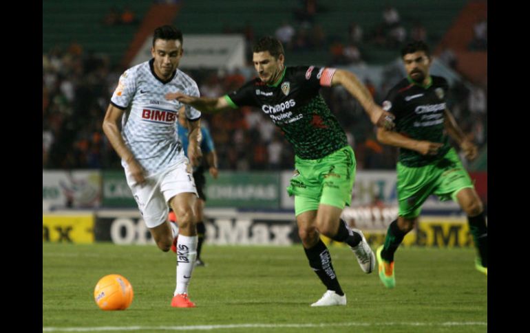 El gol de Monterrey cayó por un error de Muñoz Mustafá, pero el argentino lavó su culpa haciendo el del empate. MEXSPORT /