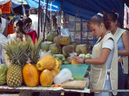 Deben cumplir con la capacitación de Higiénico de Alimentos, que ofrece la SSJ. ARCHIVO /