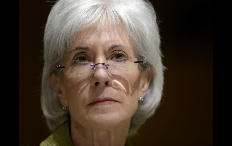 Sebelius renunció a su cargo tras fracasar en la reparación de la página web para inscribirse al nuevo seguro médico de Obama. ARCHIVO /