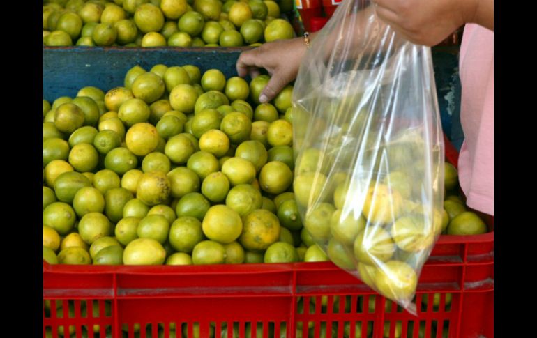 La SE resalta que todas las clases de limón tuvieron baja en sus precios. ARCHIVO /