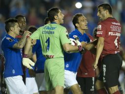 Jesús se enfrascó en una bronca con Cristian Pellerano, quien le escupió en la cara. MEXSPORT /