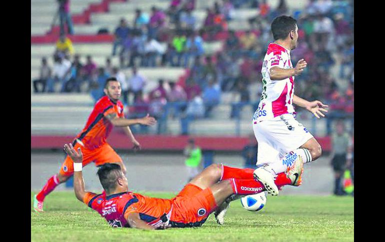 Con garra. Los futbolistas de Delfines saltaron a la cancha con el hambre de llegar a las semifinales del Ascenso.LIGA MX  /