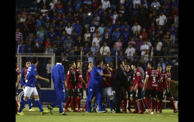 Al concluir la seminifinal, hubo un conato de pleito con jugadores de Cruz Azul y Xolos. NTX /