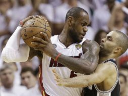 El Heat de Miami buscará su tercera corona consecutiva, LeBron James ser nuevamente el MVP. AP /