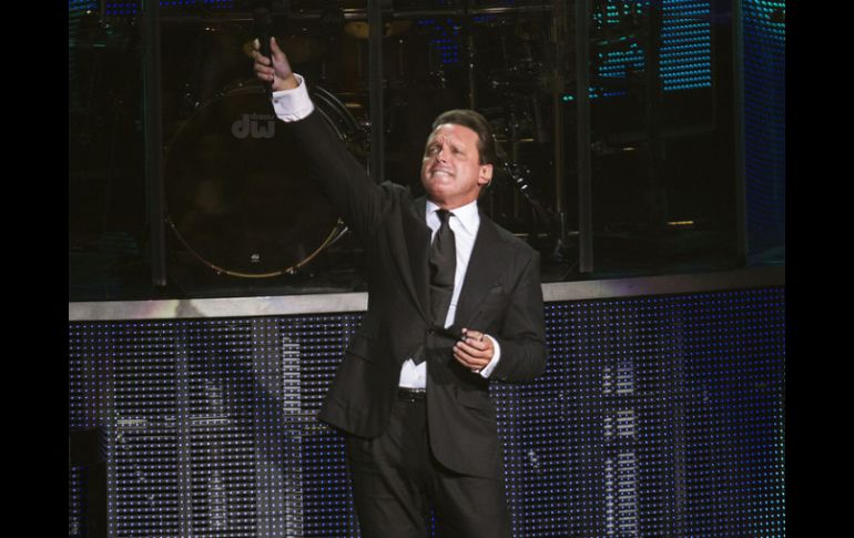 Luis Miguel logró 220 fechas totalmente abarrotadas en su gira por España, México y EU. ARCHIVO /