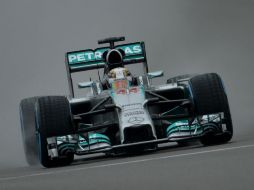 Los Mercedes pintan para llevarse el GP de China, pero los Red Bull parecen haber despertado. AFP /