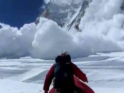 La avalancha ocurrió en un paso alpinista estrecho conocido como el 'campo de palomitas de maíz'. AFP /