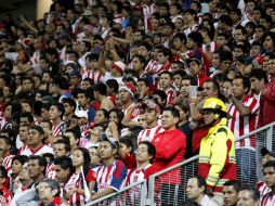 Los barristas del chiverio acuden al Olímpico Universitario para apoyar al Rebaño que juega contra Pumas. ARCHIVO /