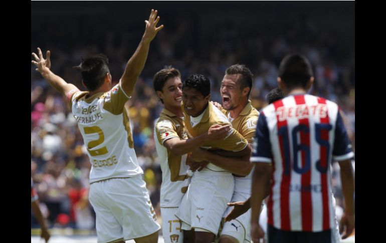 Luego de su derrota ante Pumas, a Chivas le queda ganar lo que le resta y esperar combinación de resultados. NTX /