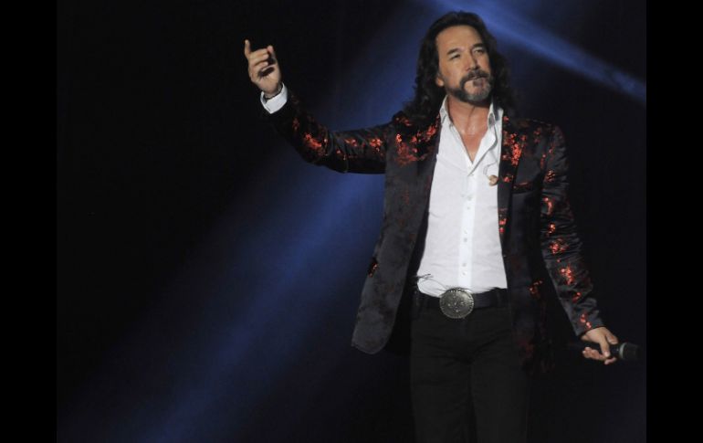 'El Buki' ha vendido más de 20 millones de discos. ARCHIVO /